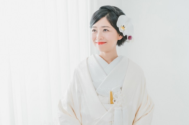 結婚式は和装が着たい！白無垢・色打掛・引き振袖、男性の紋付袴の種類や髪型など基本を知ろう